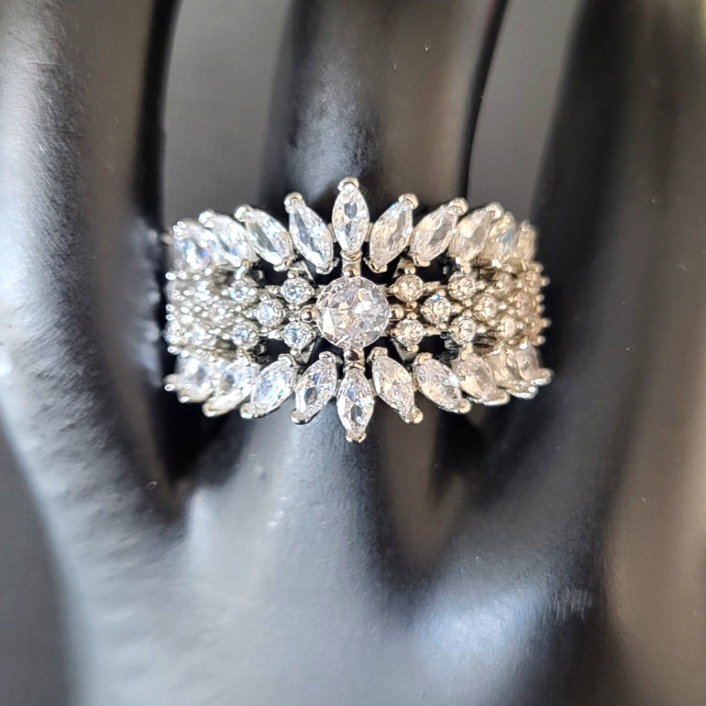 Stunning Silver Women Ring